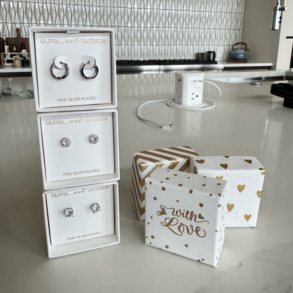 Earring 3 pc Gift Set 🎁 - Picture 9 of 9